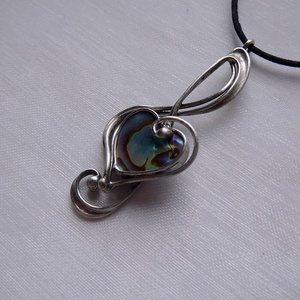 Pávakagyló violinkulcs medál - ékszer - nyaklánc - medálos nyaklánc - Meska.hu