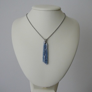 Kianit medálos nyaklánc - ékszer - nyaklánc - medálos nyaklánc - Meska.hu