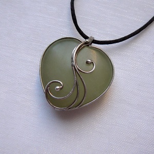 Jáde szív medál - ékszer - nyaklánc - medálos nyaklánc - Meska.hu