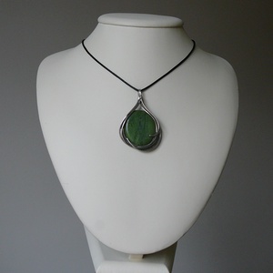 Nefrit medál - ékszer - nyaklánc - medálos nyaklánc - Meska.hu