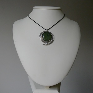 Nefrit medál - ékszer - nyaklánc - medálos nyaklánc - Meska.hu