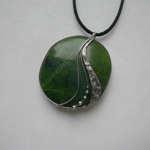 Nefrit medál - ékszer - nyaklánc - medálos nyaklánc - Meska.hu