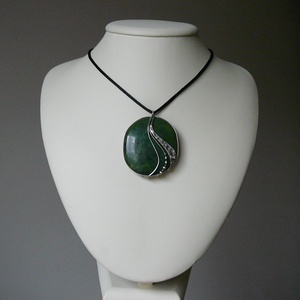 Nefrit medál - ékszer - nyaklánc - medálos nyaklánc - Meska.hu