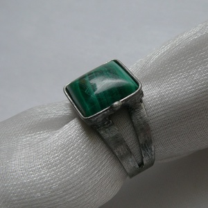 Malachit gyűrű, Ékszer, Gyűrű, Szoliter gyűrű, Ékszerkészítés, Fémmegmunkálás, MESKA