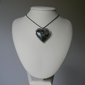 Szerpentin szív medál - ékszer - nyaklánc - medálos nyaklánc - Meska.hu