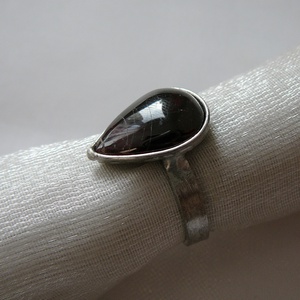 Gránát gyűrű, Ékszer, Gyűrű, Szoliter gyűrű, Ékszerkészítés, Fémmegmunkálás, MESKA