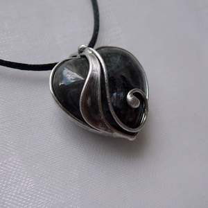 Fekete labradorit mini szív medál, Ékszer, Nyaklánc, Medál, Ékszerkészítés, Fémmegmunkálás, MESKA