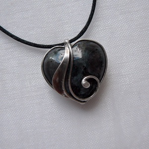 Fekete labradorit mini szív medál - ékszer - nyaklánc - medál - Meska.hu