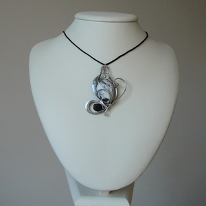 Howlit pillangó medál - ékszer - nyaklánc - medálos nyaklánc - Meska.hu