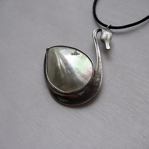 Gyöngyház hattyú medál, Ékszer, Nyaklánc, Medálos nyaklánc, Ékszerkészítés, Fémmegmunkálás, MESKA