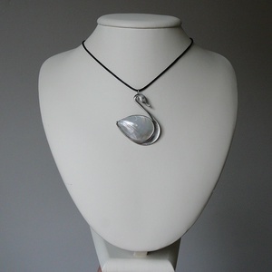 Gyöngyház hattyú medál - ékszer - nyaklánc - medálos nyaklánc - Meska.hu