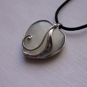 Gyöngyház mini szív  medál, Ékszer, Nyaklánc, Medálos nyaklánc, Ékszerkészítés, Fémmegmunkálás, MESKA