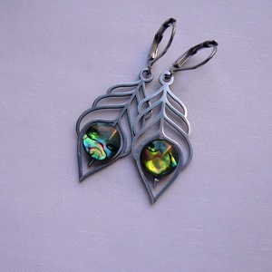 Abalon pávatoll fülbevaló - ékszer - fülbevaló - lógó fülbevaló - Meska.hu