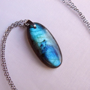 Labradorit medálos nyaklánc - ékszer - nyaklánc - medál - Meska.hu