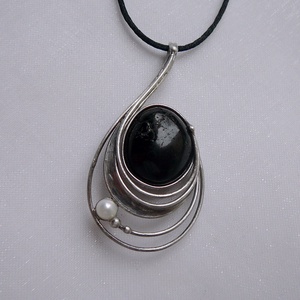 Fekete turmalin medál - ékszer - nyaklánc - medálos nyaklánc - Meska.hu