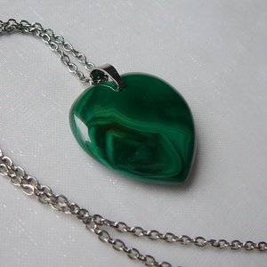 Malachit szív medálos nyaklánc - Meska.hu