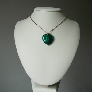 Malachit szív medálos nyaklánc - ékszer - nyaklánc - medálos nyaklánc - Meska.hu