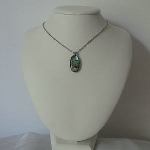 Labradorit medálos nyaklánc - ékszer - nyaklánc - medálos nyaklánc - Meska.hu