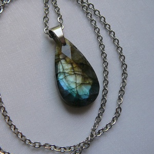 Labradorit medálos nyaklánc - ékszer - nyaklánc - medálos nyaklánc - Meska.hu