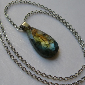 Labradorit medálos nyaklánc - ékszer - nyaklánc - medálos nyaklánc - Meska.hu