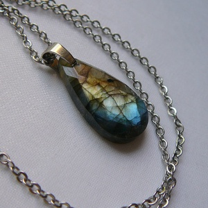 Labradorit medálos nyaklánc, Ékszer, Nyaklánc, Medálos nyaklánc, Ékszerkészítés, MESKA