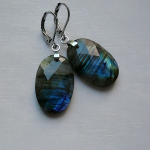 Labradorit fülbevaló - ékszer - fülbevaló - lógó csepp fülbevaló - Meska.hu
