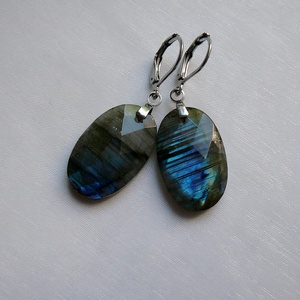 Labradorit fülbevaló - ékszer - fülbevaló - lógó csepp fülbevaló - Meska.hu