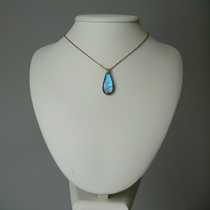 Labradorit medálos nyaklánc - ékszer - nyaklánc - medál - Meska.hu