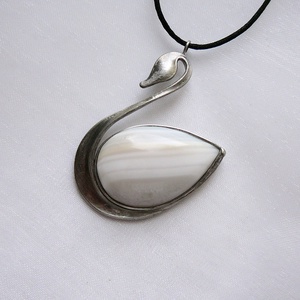 Achát hattyú medál - ékszer - nyaklánc - medálos nyaklánc - Meska.hu