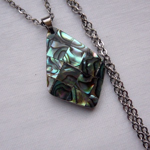 Pávakagyló medálos nyaklánc - ékszer - nyaklánc - medálos nyaklánc - Meska.hu