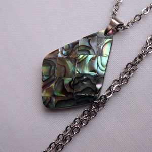 Pávakagyló medálos nyaklánc, Ékszer, Nyaklánc, Medálos nyaklánc, Ékszerkészítés, Fémmegmunkálás, MESKA