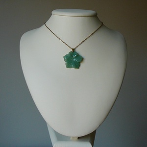 Aventurin virág medálos nyaklánc - ékszer - nyaklánc - medálos nyaklánc - Meska.hu