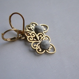 Filigrán howlit fülbevaló - ékszer - fülbevaló - lógó fülbevaló - Meska.hu