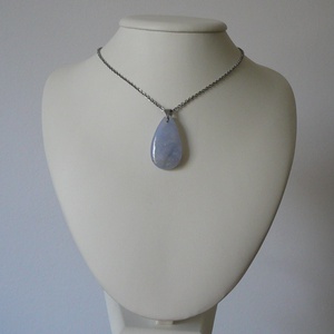 Kalcedon csepp medálos nyaklánc - ékszer - nyaklánc - medálos nyaklánc - Meska.hu