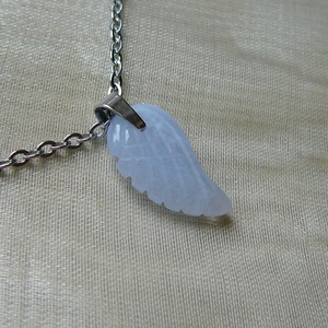 Kalcedon szárny medálos nyaklánc - ékszer - nyaklánc - medálos nyaklánc - Meska.hu