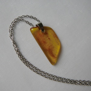 Borostyánkő medálos nyaklánc - ékszer - nyaklánc - medálos nyaklánc - Meska.hu