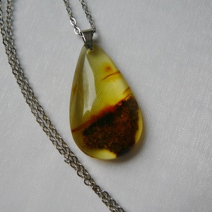 Borostyánkő medálos nyaklánc - ékszer - nyaklánc - medálos nyaklánc - Meska.hu