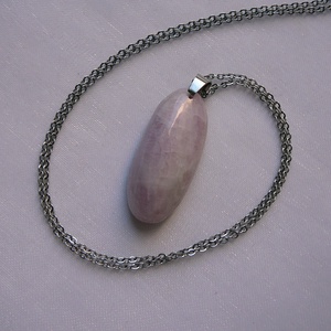 Kunzit medálos nyaklánc - ékszer - nyaklánc - medálos nyaklánc - Meska.hu