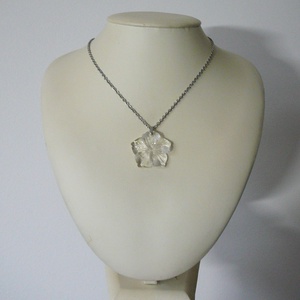 Hegyikristály virág medálos nyaklánc - ékszer - nyaklánc - medálos nyaklánc - Meska.hu