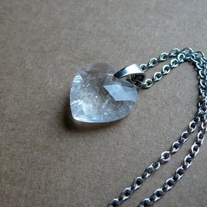 Hegyikristály szív medálos nyaklánc - Meska.hu