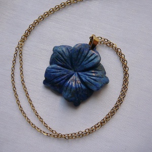Lápisz lazuli virág medálos nyaklánc - ékszer - nyaklánc - medálos nyaklánc - Meska.hu