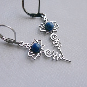 Lápisz lazuli lótusz fülbevaló, Ékszer, Fülbevaló, Lógó fülbevaló, Ékszerkészítés, MESKA