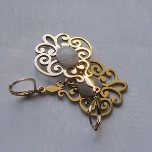 Filigrán holdkő fülbevaló - ékszer - fülbevaló - lógó fülbevaló - Meska.hu