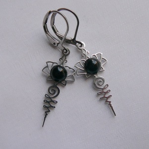 Ónix lótusz fülbevaló - ékszer - fülbevaló - lógó csepp fülbevaló - Meska.hu