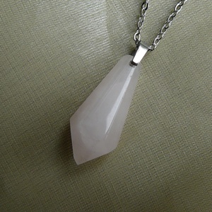 Rózsakvarc inga medálos nyaklánc - ékszer - nyaklánc - medálos nyaklánc - Meska.hu