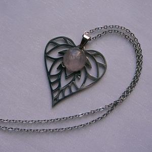 Rózsakvarc szív medálos nyaklánc - ékszer - nyaklánc - medálos nyaklánc - Meska.hu