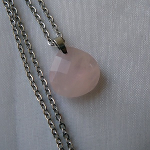 Rózsakvarc csepp medálos nyaklánc - ékszer - nyaklánc - medálos nyaklánc - Meska.hu