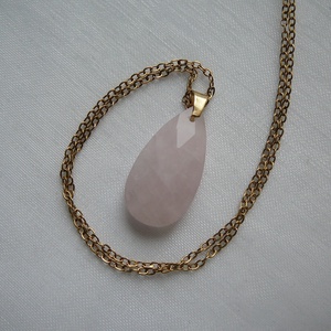 Rózsakvarc csepp medálos nyaklánc - ékszer - nyaklánc - medálos nyaklánc - Meska.hu