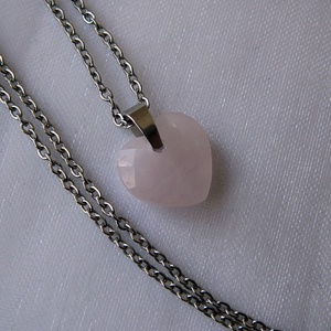 Rózsakvarc szív medálos nyaklánc - ékszer - nyaklánc - medálos nyaklánc - Meska.hu