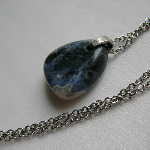 Szodalit medálos nyaklánc - Meska.hu